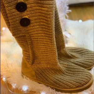 💥SALE💥 Tan cardy uggs